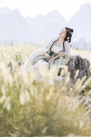 原神美女开襟白色乳液狂喷